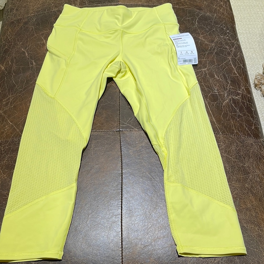 NWT Athleta Mesh Contender Capri Size S